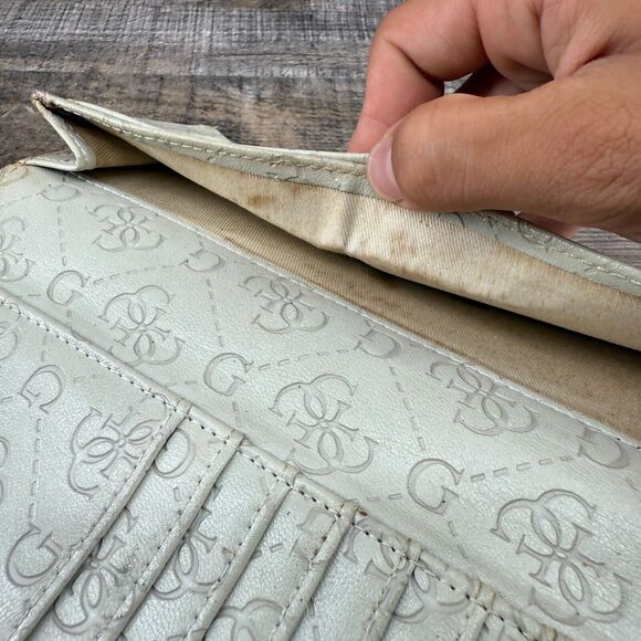 Guess White Leather Wallet - Picture 16 of 16